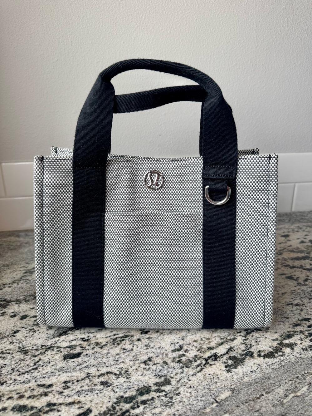 Lululemon Daily Multi-Pocket Mini Canvas Tote Bag 6.5L Black/White. EUC